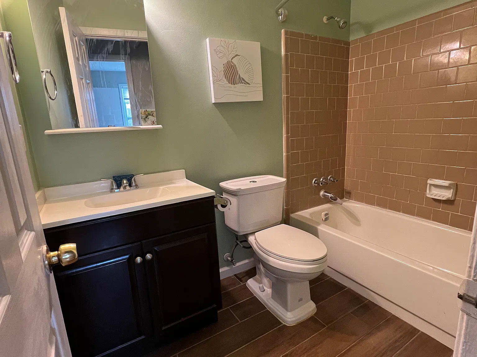 3 bed, 1056 sqft, $2,100 — Photo 3