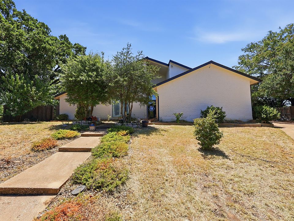 1st image of 2700 Shadow Wood Ct