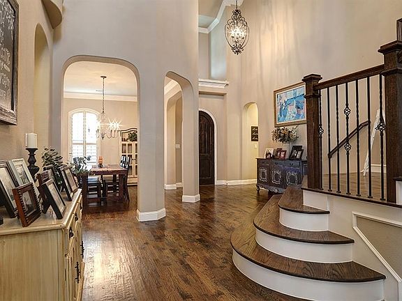 3rd image of 602 Forest Hill Dr