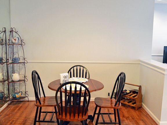 Dining Room w/Hardwood Floor