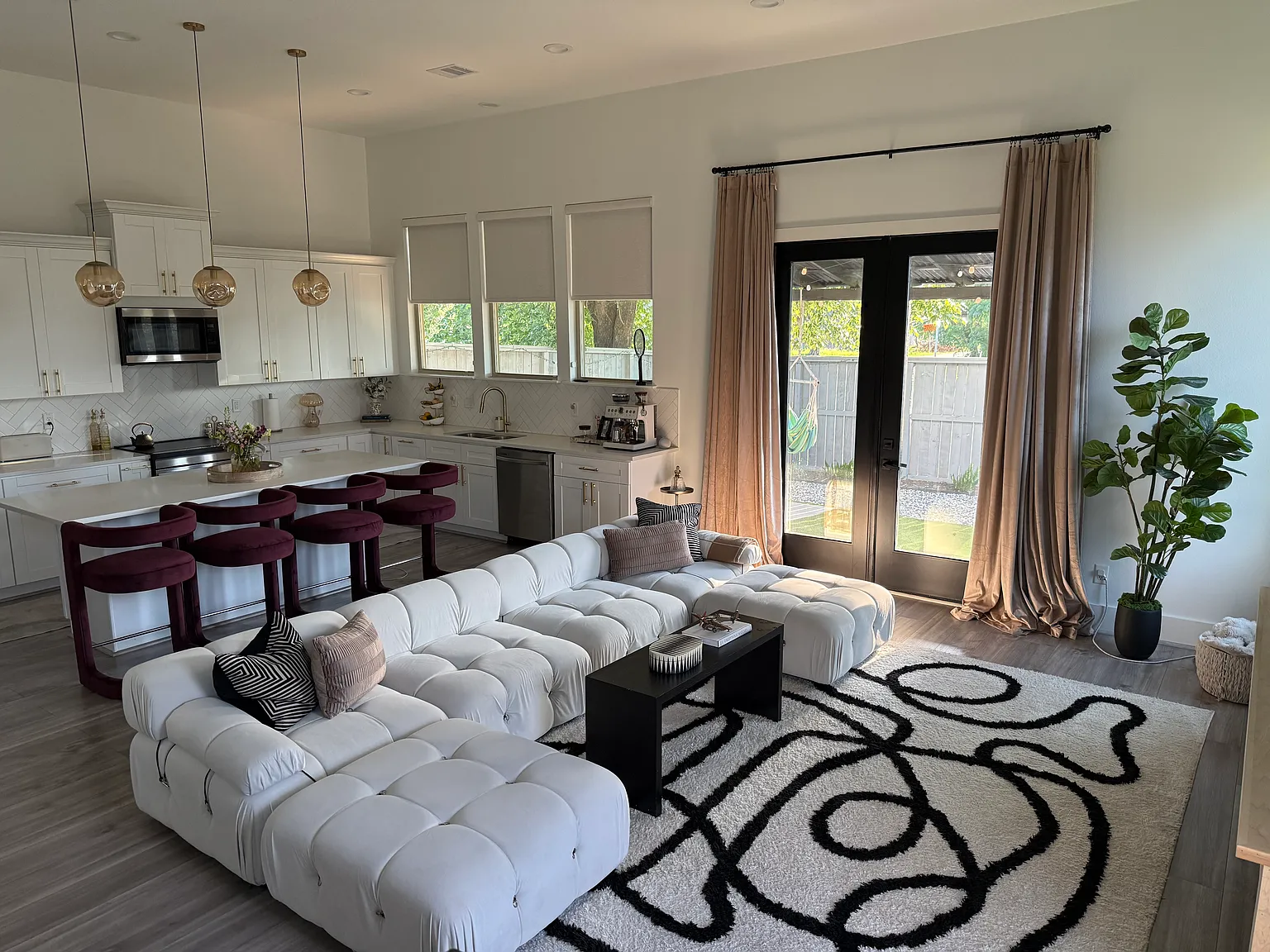 3 bed, 2.5 bath, 1932 sqft, $2,900 — Photo 1