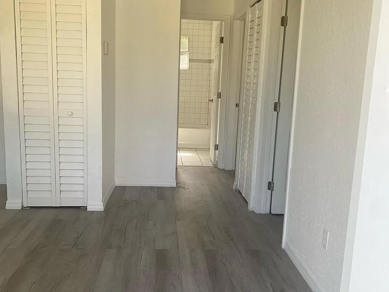 1214 Nobles Ter #B — Photo 4