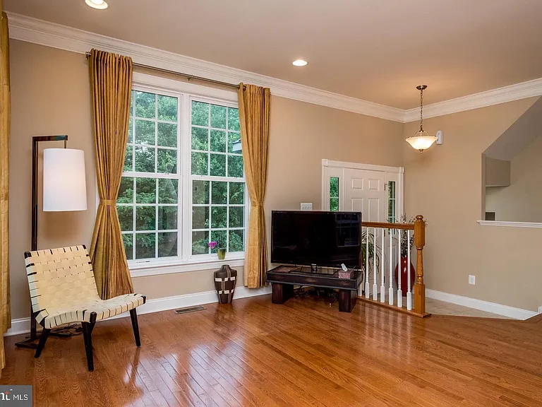 2123 Split Creek Ln — Photo 5