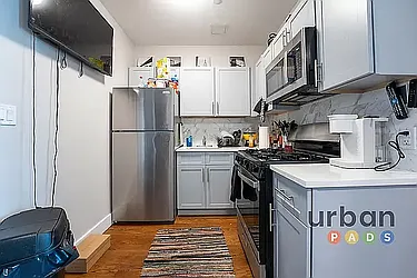 381 De Witt Avenue, #301