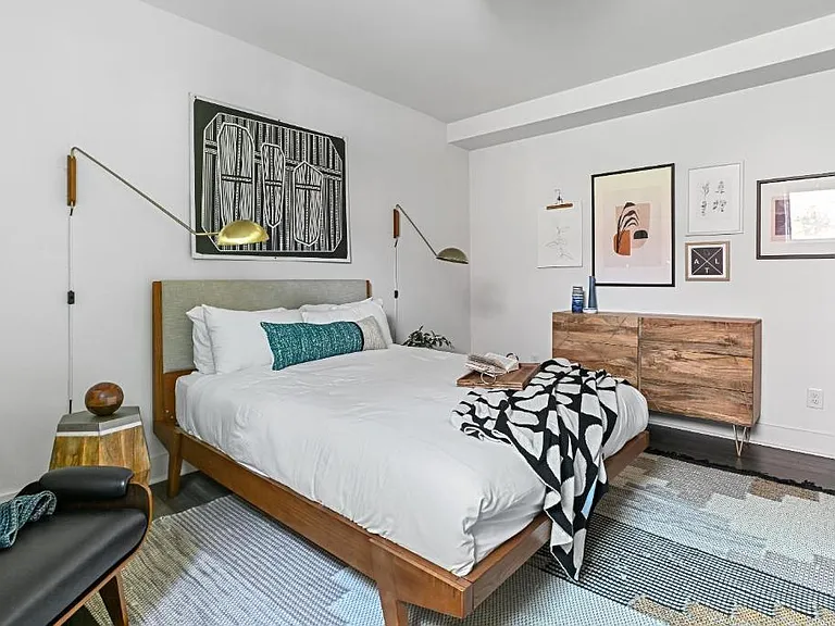 634 Bonaventure Ave NE #3 — Photo 4