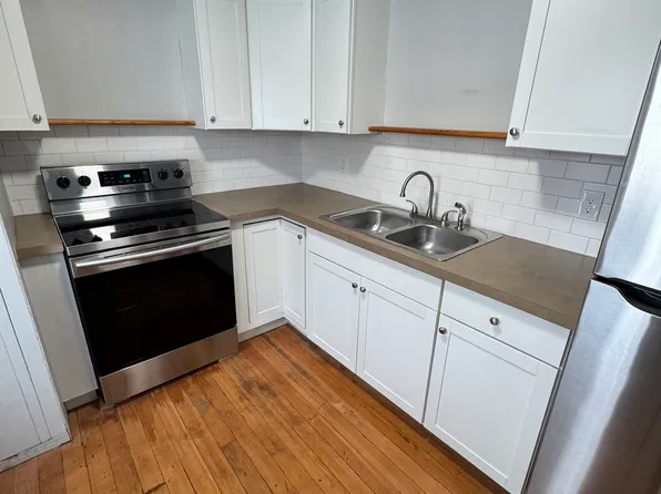 407 Fulton Ave, Grand Haven, MI