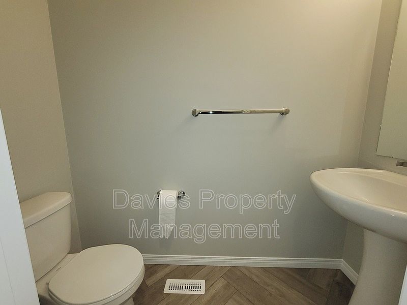 Edmonton Townhouse for rent - 3 Bedrooms — photo 8