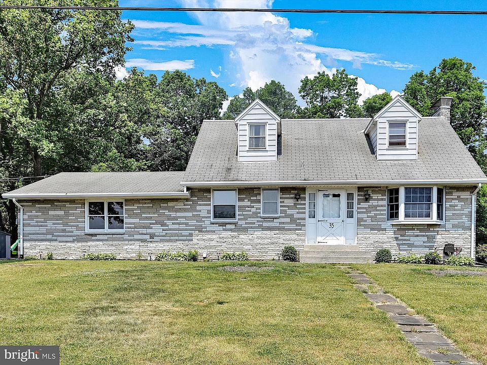 1st image of 35 Horseshoe Blvd