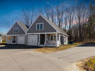 19 Coastal Woods Dr #19, Kennebunk, ME 04043