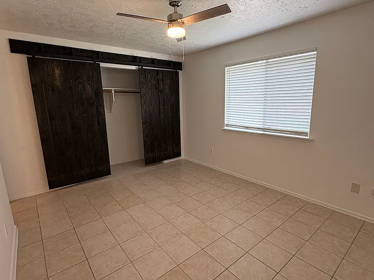 13827 Flagstone Dr — Photo 20