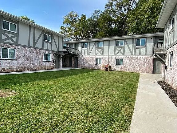 3rd image of 2201 Woodson Rd APT J