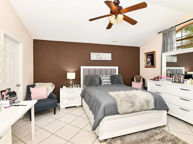 436 Lake Shore Pkwy — Photo 9