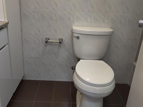 3rd image of 600 Mayfair Dr S #1