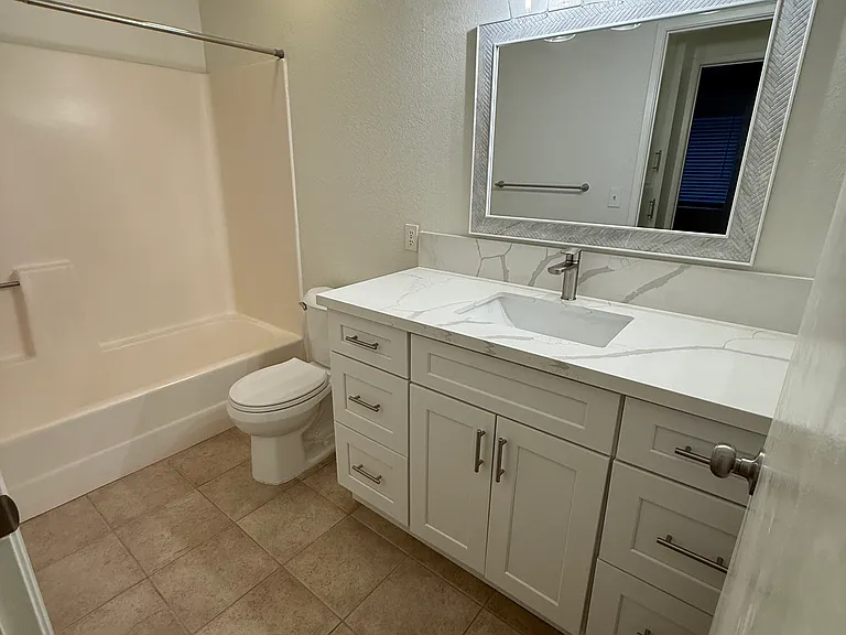 952 Pine Ave #A — Photo 12