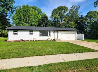 430 Woodview Dr, Sun Prairie, WI 53590