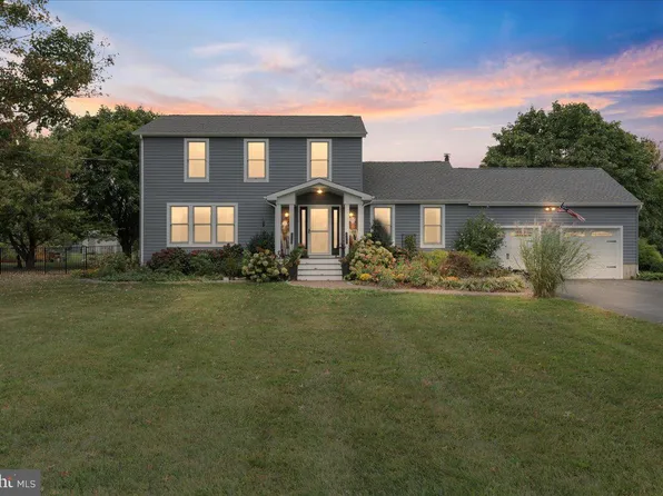 139 Hankins Rd, Hightstown, NJ 08520