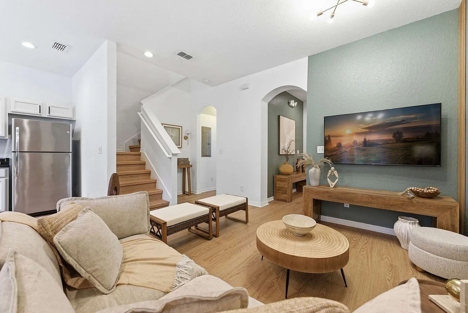 4 bed, 3.0 bath, 1431 sqft, $4,545 — Photo 1