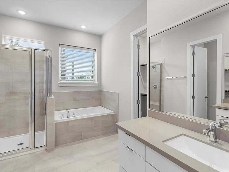 604 Thornton Oaks Ln #B — Photo 18
