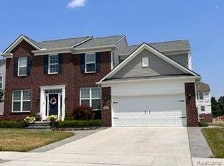 49345 Hummel Dr, Macomb, MI 48044