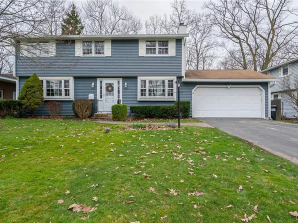 218 Oakridge Ter, Liverpool, NY 13088