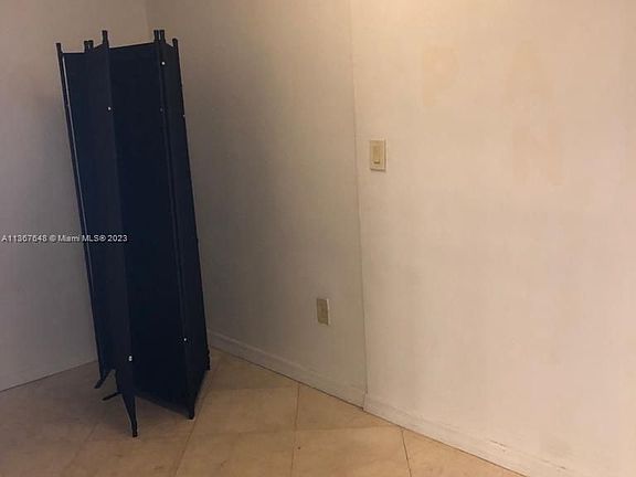 4th image of 2175 NE 170th St APT 110