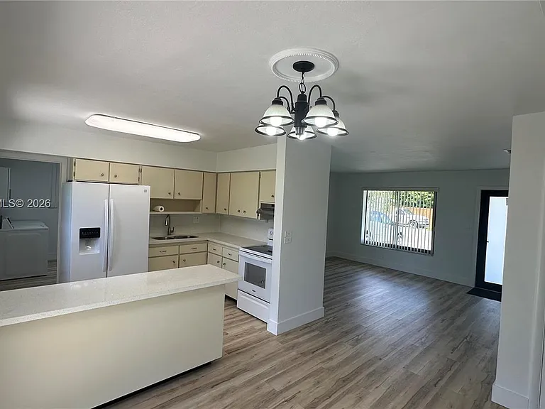 5110 SW 106th Ave — Photo 6