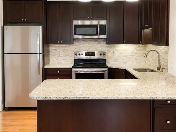 1105 Lexington St #B4-u9, Waltham, MA 02452