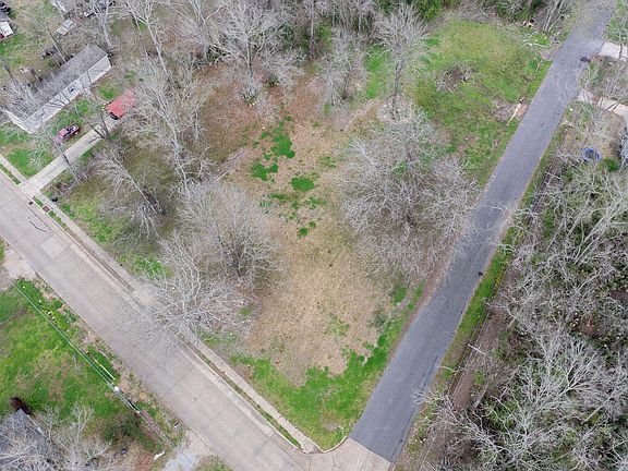 3rd image of 3809 Lincoln Rd