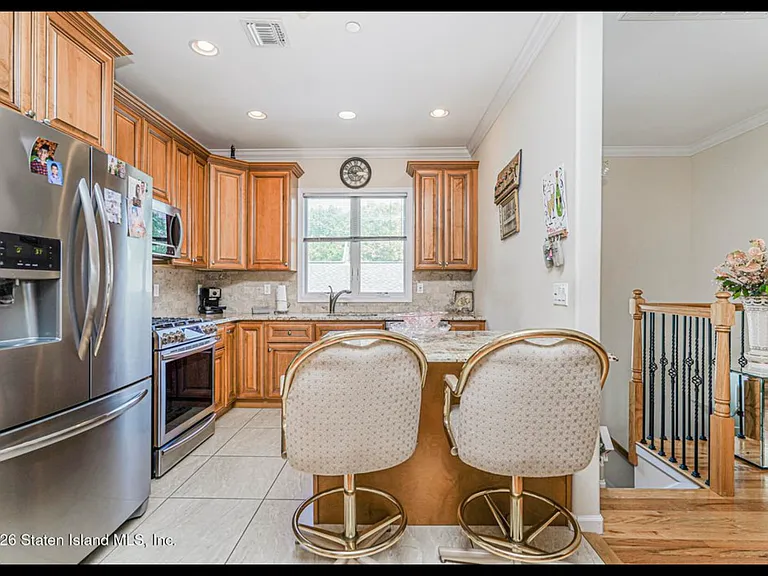 16 Allen Pl #2 — Photo 4