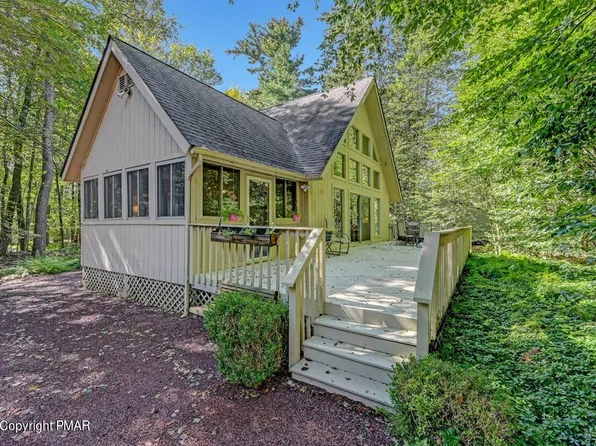 5626 Woodland Ave, Pocono Pines, PA 18350