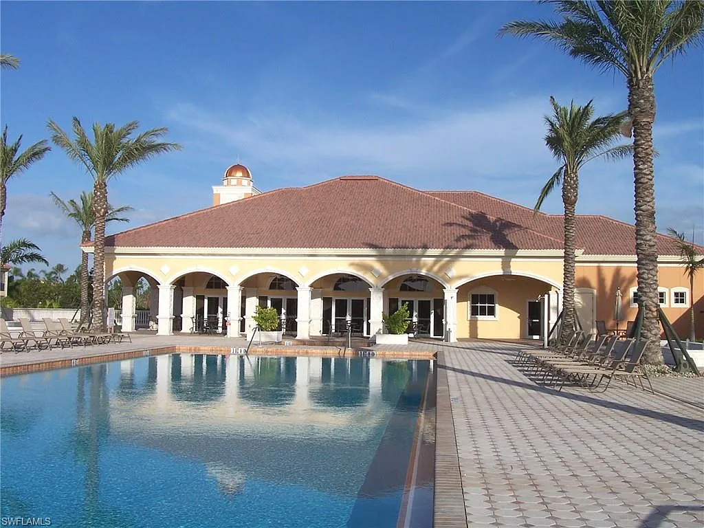 3 bed, 2.5 bath, 2027 sqft, $3,700 — Photo 2