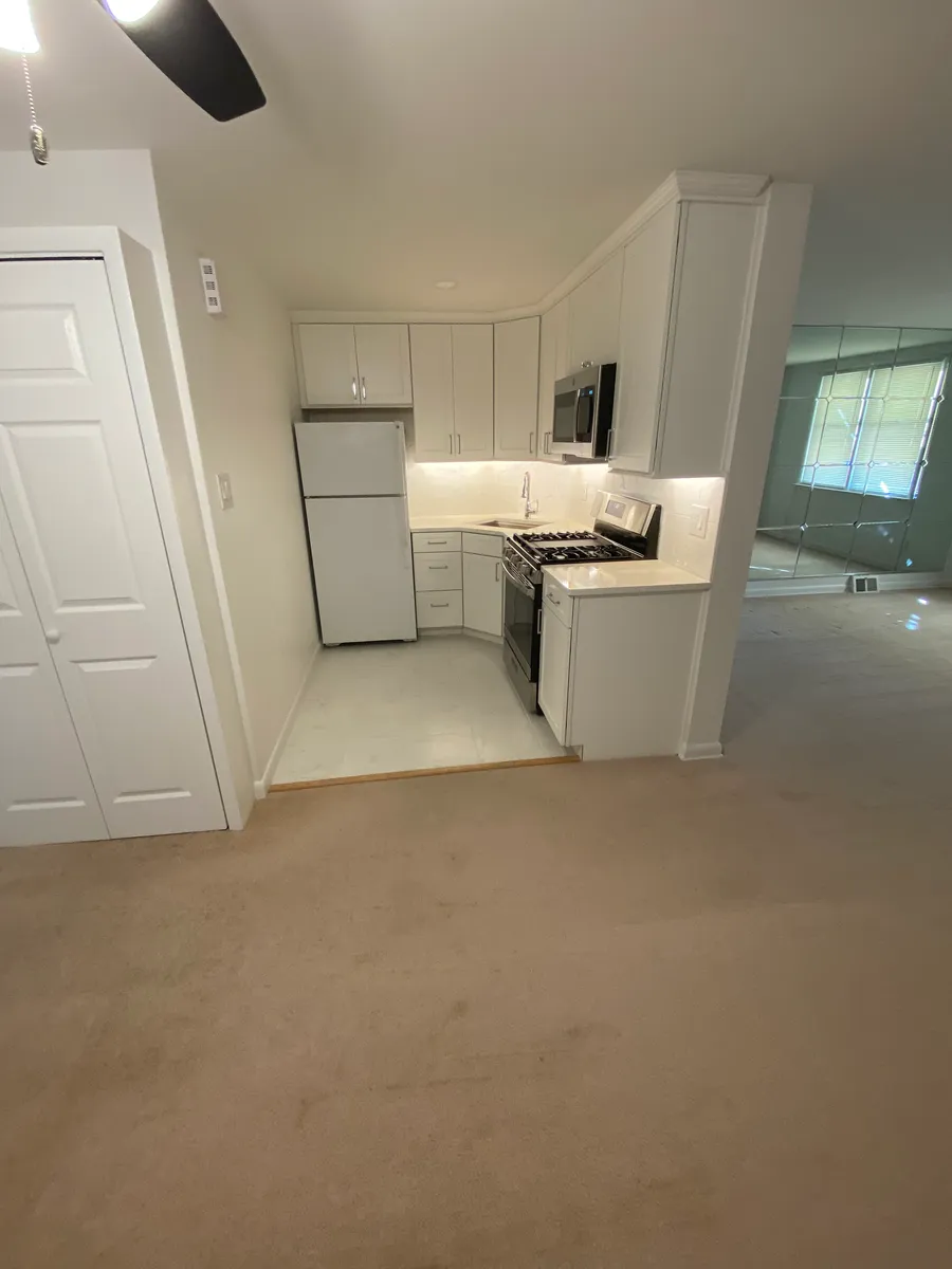 Primary Photo - 1715 Hartranft St #200