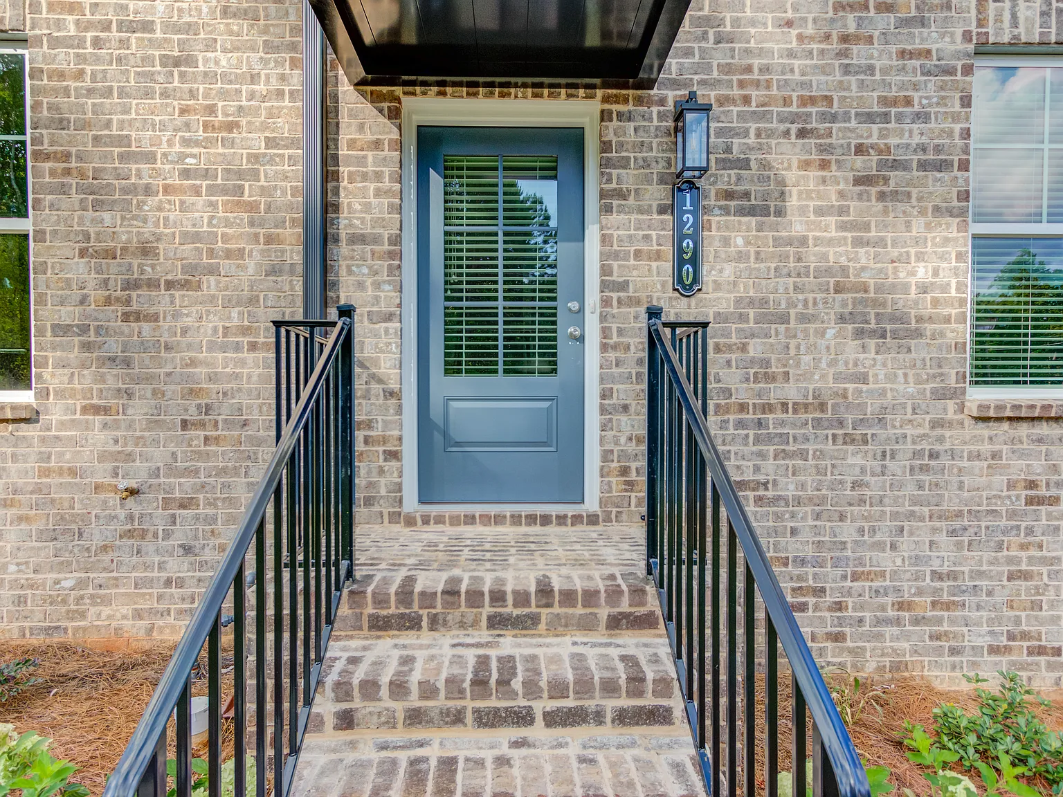 1290 Ainsworth Aly — Photo 3