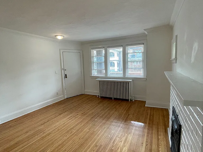 41 Scarboro Beach Blvd #MAIN — Photo 6
