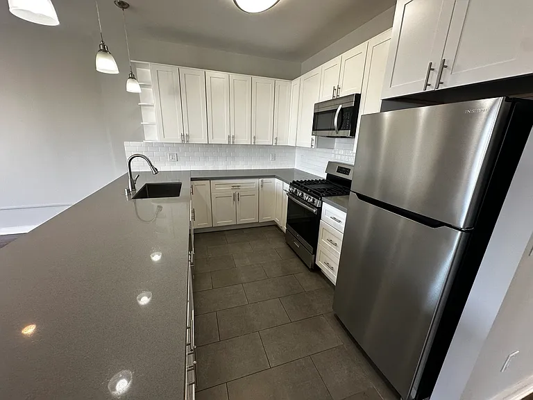 Boulevard Apartments — Photo 20