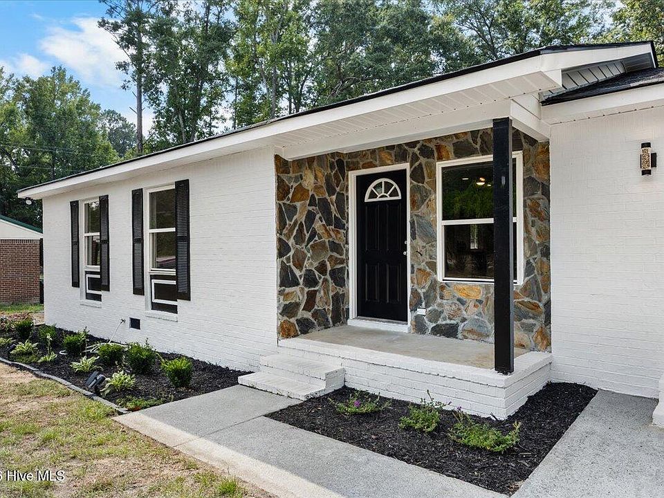 1st image of 901 Kennedy Circle