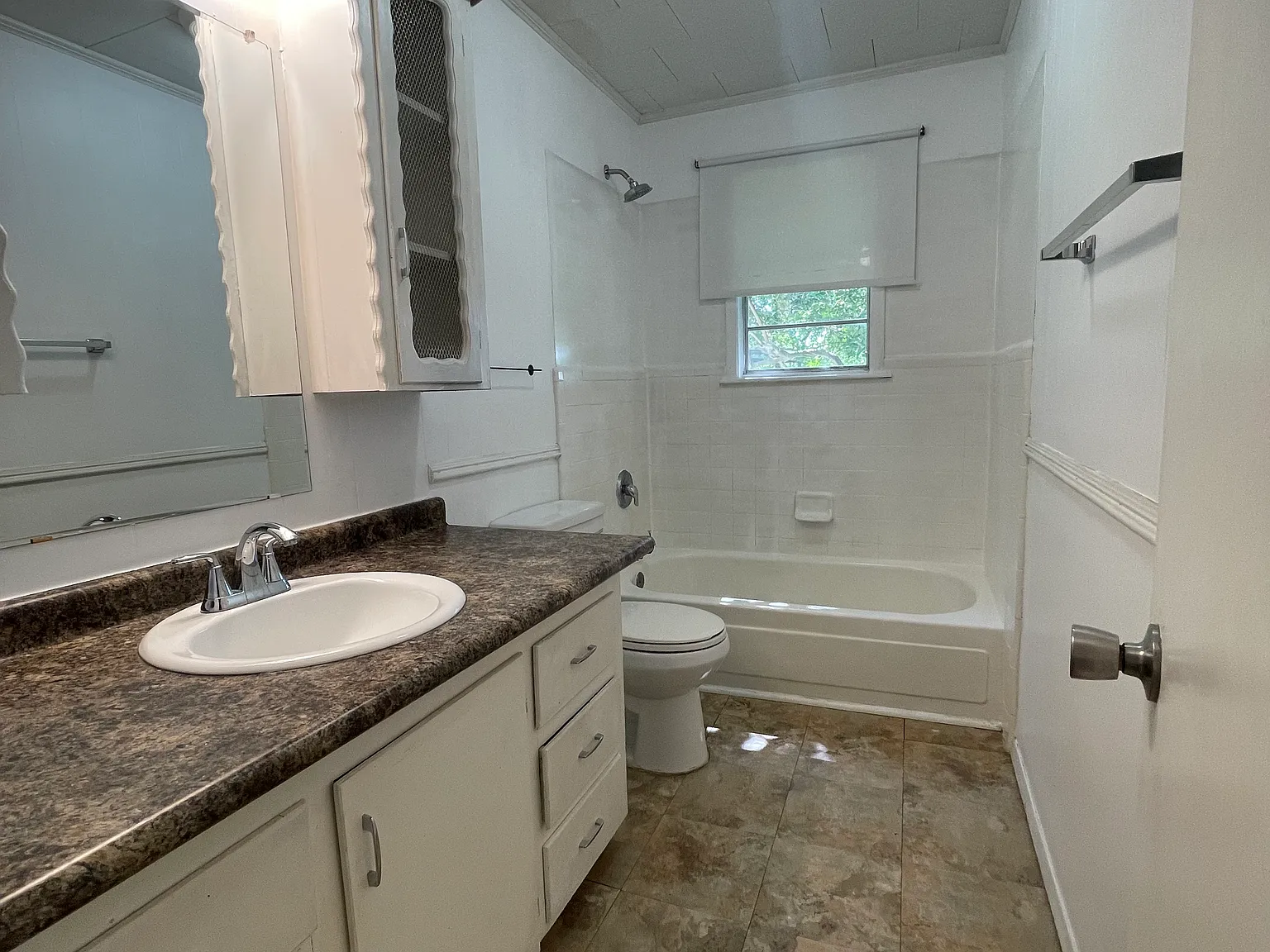2 bed, 1152 sqft, $1,685 — Photo 2