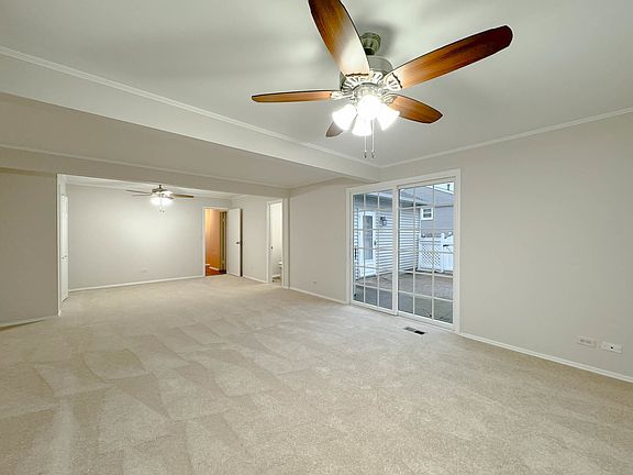 4th image of 218 W Kennedy Dr
