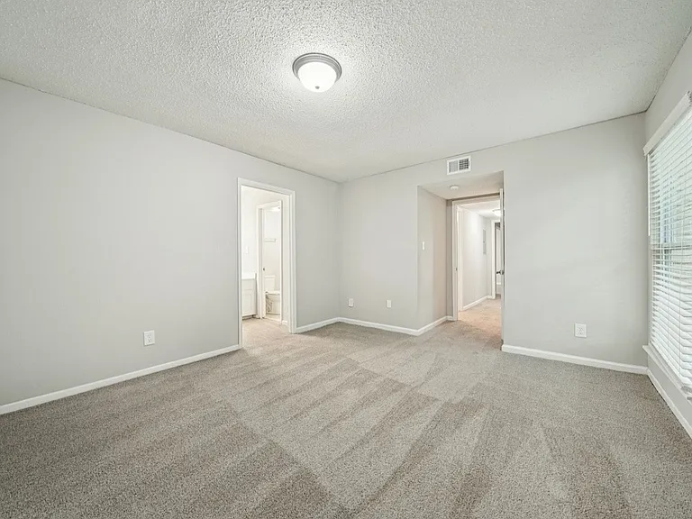 Hills at Hoover Apartments — Photo 29