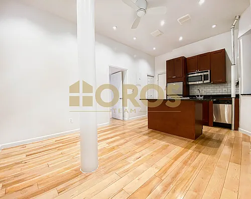262 E 2nd St #1B Photo 1