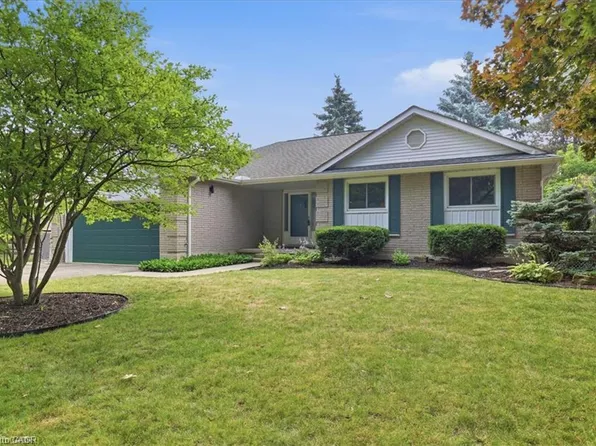 369 Crimson Dr, Waterloo, ON N2K 2V2