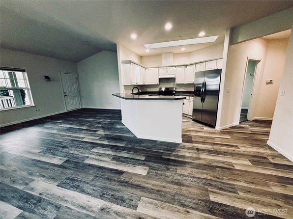 1425 Thompson Circle, Dupont, WA 98327