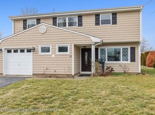35 Hastings Rd, Old Bridge, NJ 08857