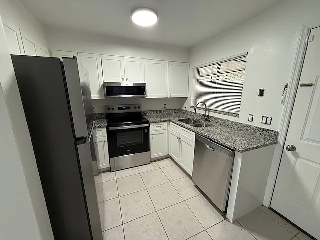 Building Photo - 133 Garden Dr