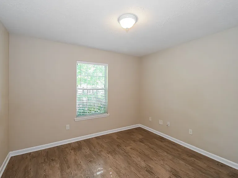 2438 Shelby Creek Rd W — Photo 7
