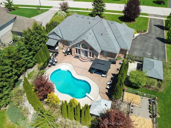27 Island Lake Rd, Mono, ON L9W 5K3