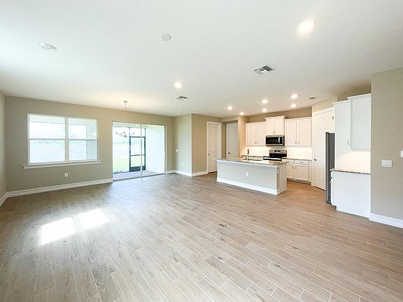 4th image of 831 Stonewater Lake Ter