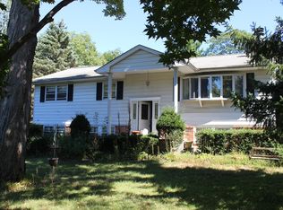 4 Lacona Rd, Mahopac, NY 10541