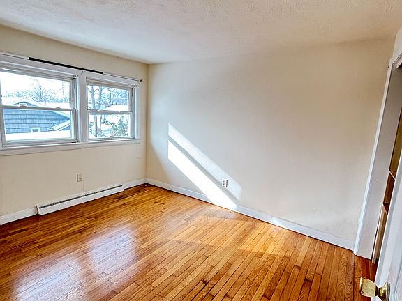 4th image of 34-36 Morse St #34