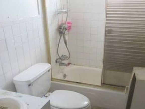 3rd image of 17502 Stephens Dr